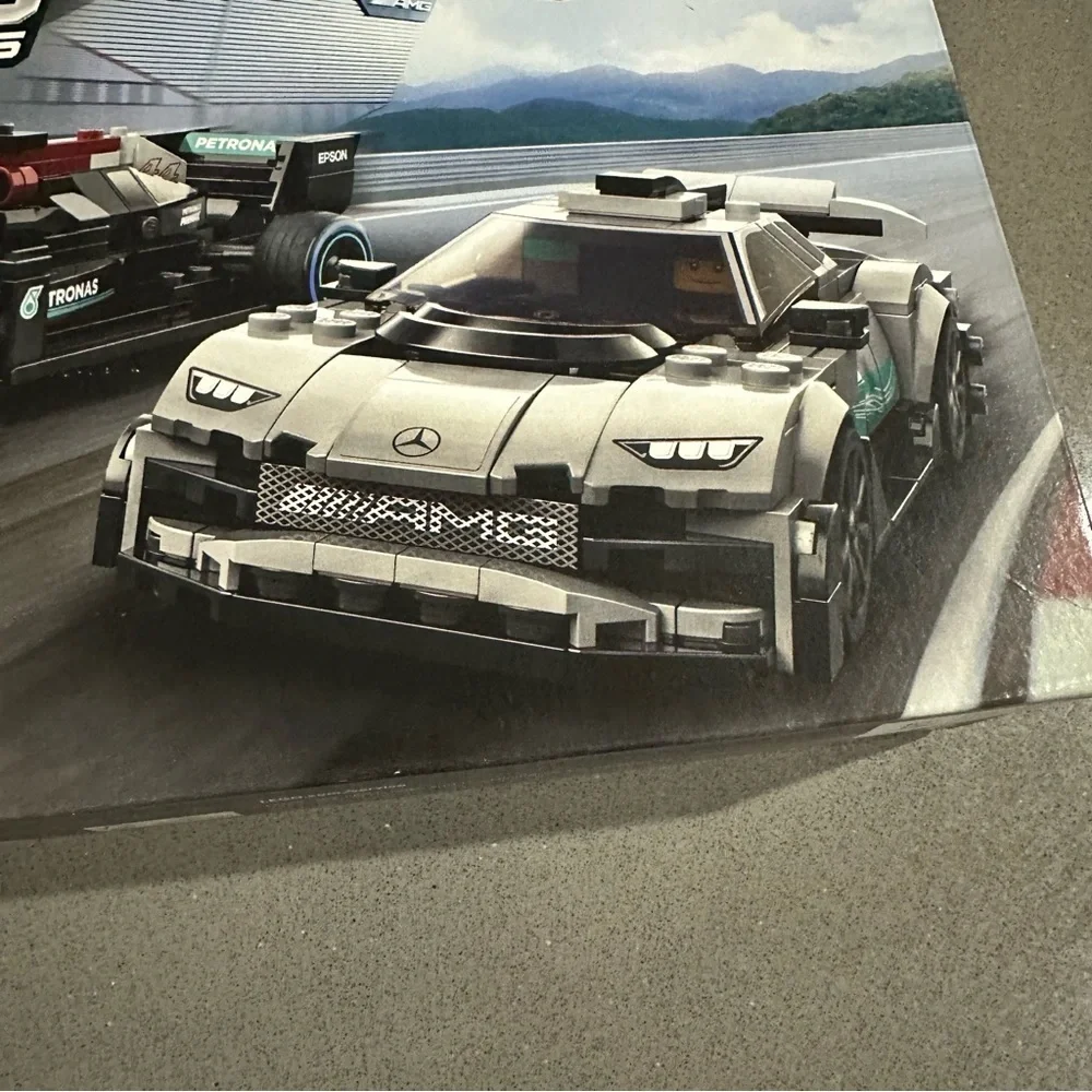 LEGO Speed Champions Mercedes F1 W12 & AMG Project One Set 76909, 564 PCS - Picture 5 of 9